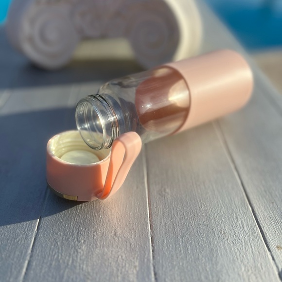 14oz Glass Water Bottle with Twist Top & Handle and Silicone Sleeve - Picture 7 of 13